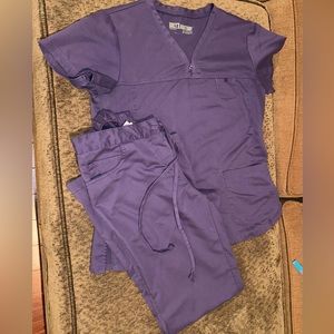 Woman’s Greys Anatomy scrubs